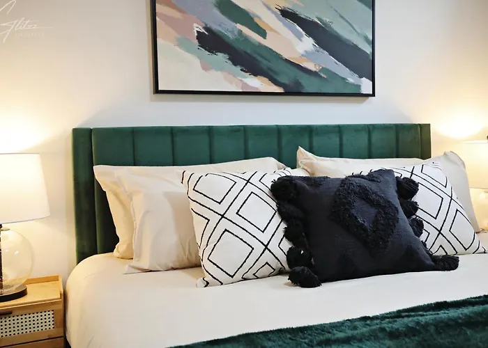 Stylish Suite With King Bed,Long Stays,Disney+,Airport