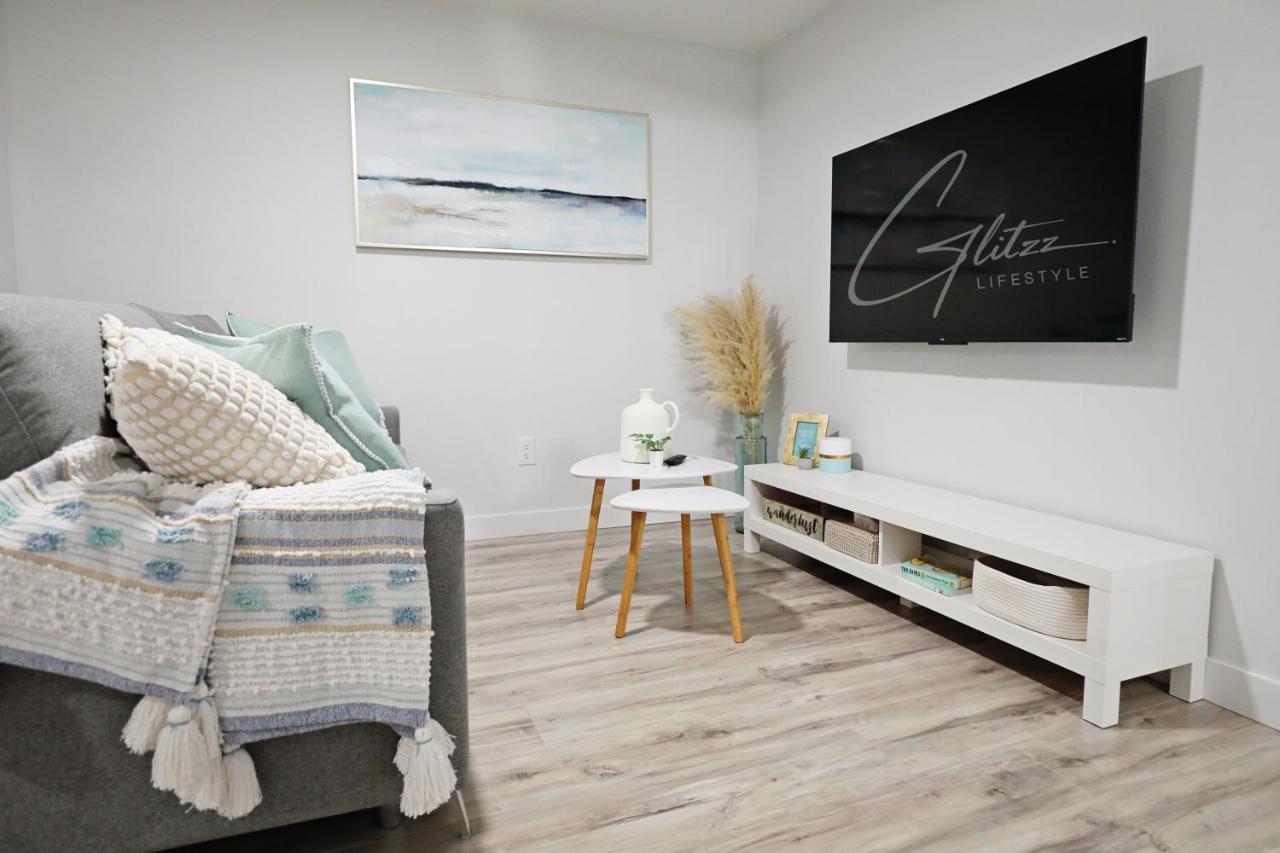Stylish With King Bed,long Stays,disney+,airport Holiday home